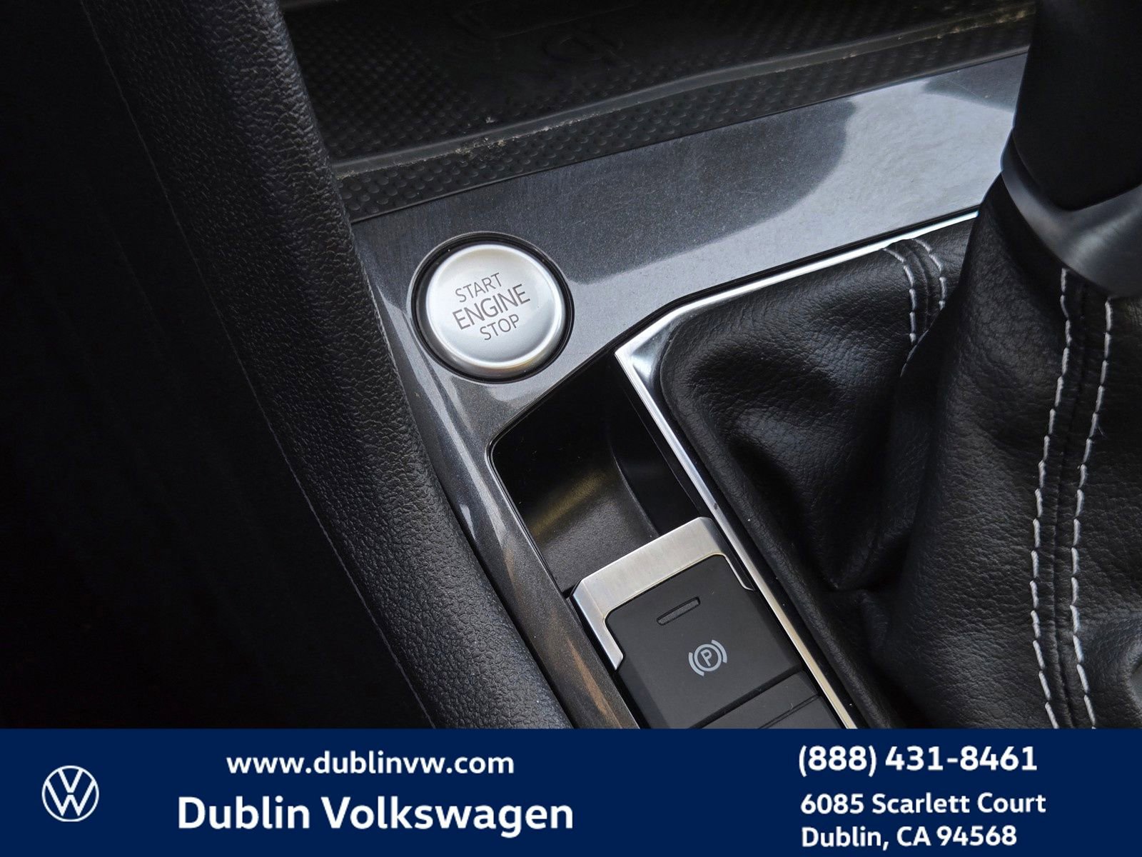 Used 2023 Volkswagen Tiguan SE w/ Panoramic Sunroof Package FWD image 20