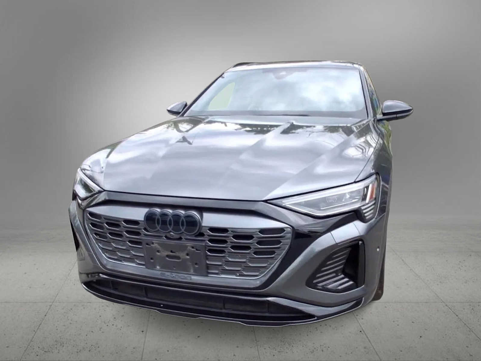 Used 2024 Audi Q8 e-tron Prestige AWD/4WD image 3