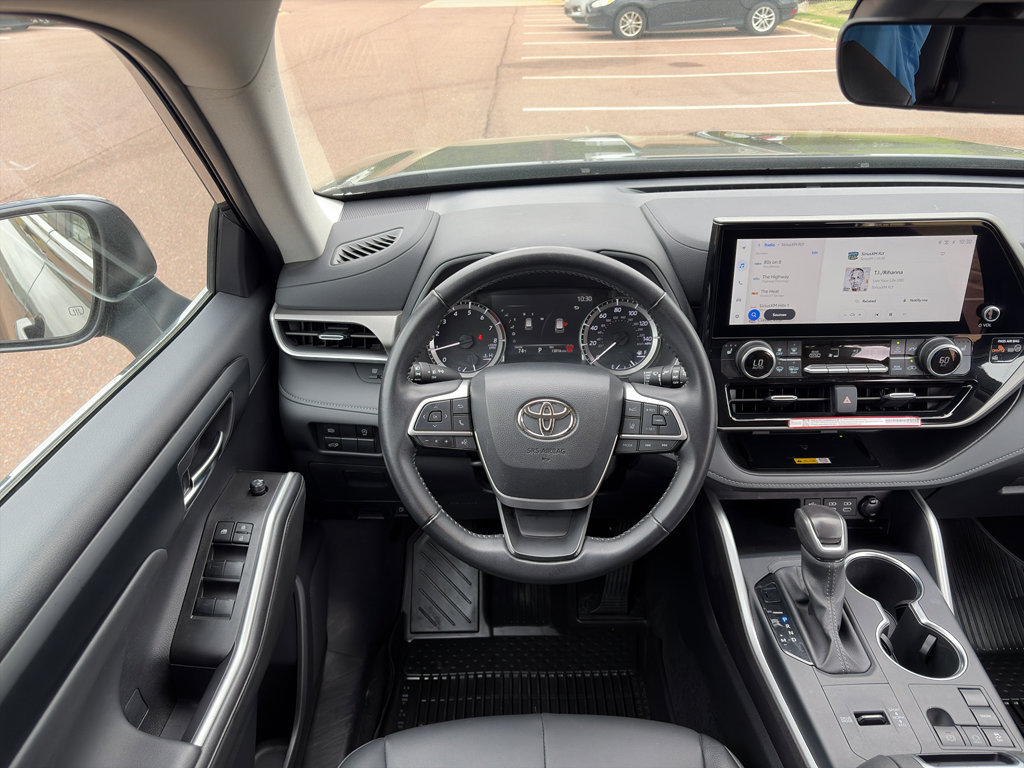 Used 2025 Toyota Highlander XLE image 21