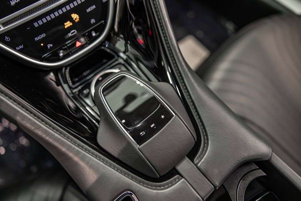 Used 2020 Aston Martin DB11 Coupe RWD image 27