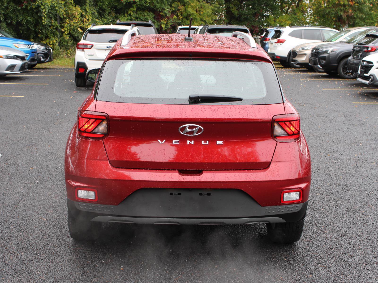 Used 2024 Hyundai Venue SEL image 8