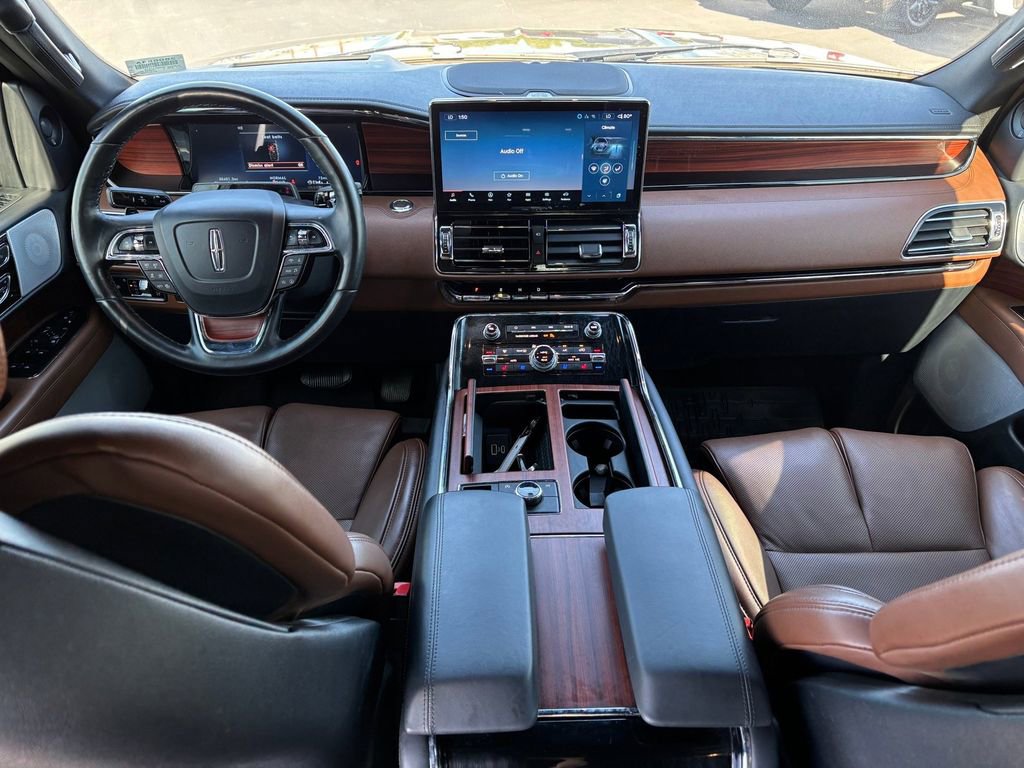 Used 2024 Lincoln Navigator Reserve image 30