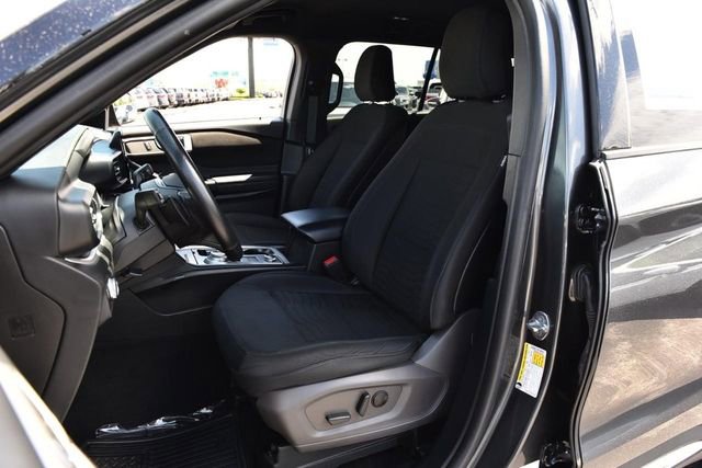 Used 2020 Ford Explorer XLT w/ Comfort Package AWD/4WD image 19