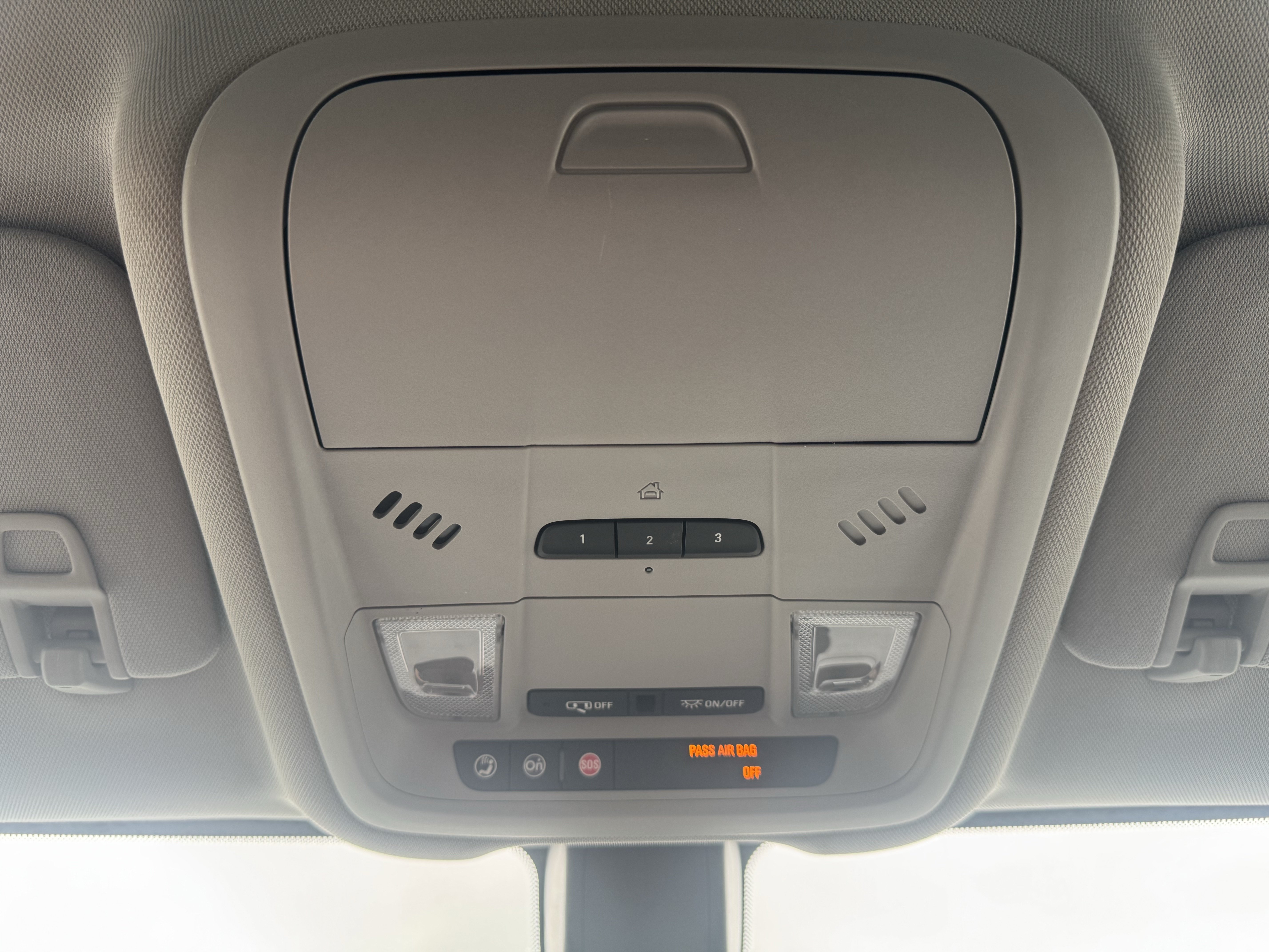 Used 2018 Chevrolet Equinox LT AWD/4WD image 29