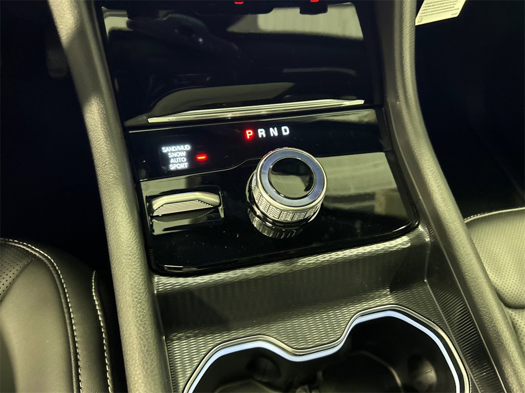 New 2025 Jeep Grand Cherokee Limited w/ Luxury Tech Group II image 25