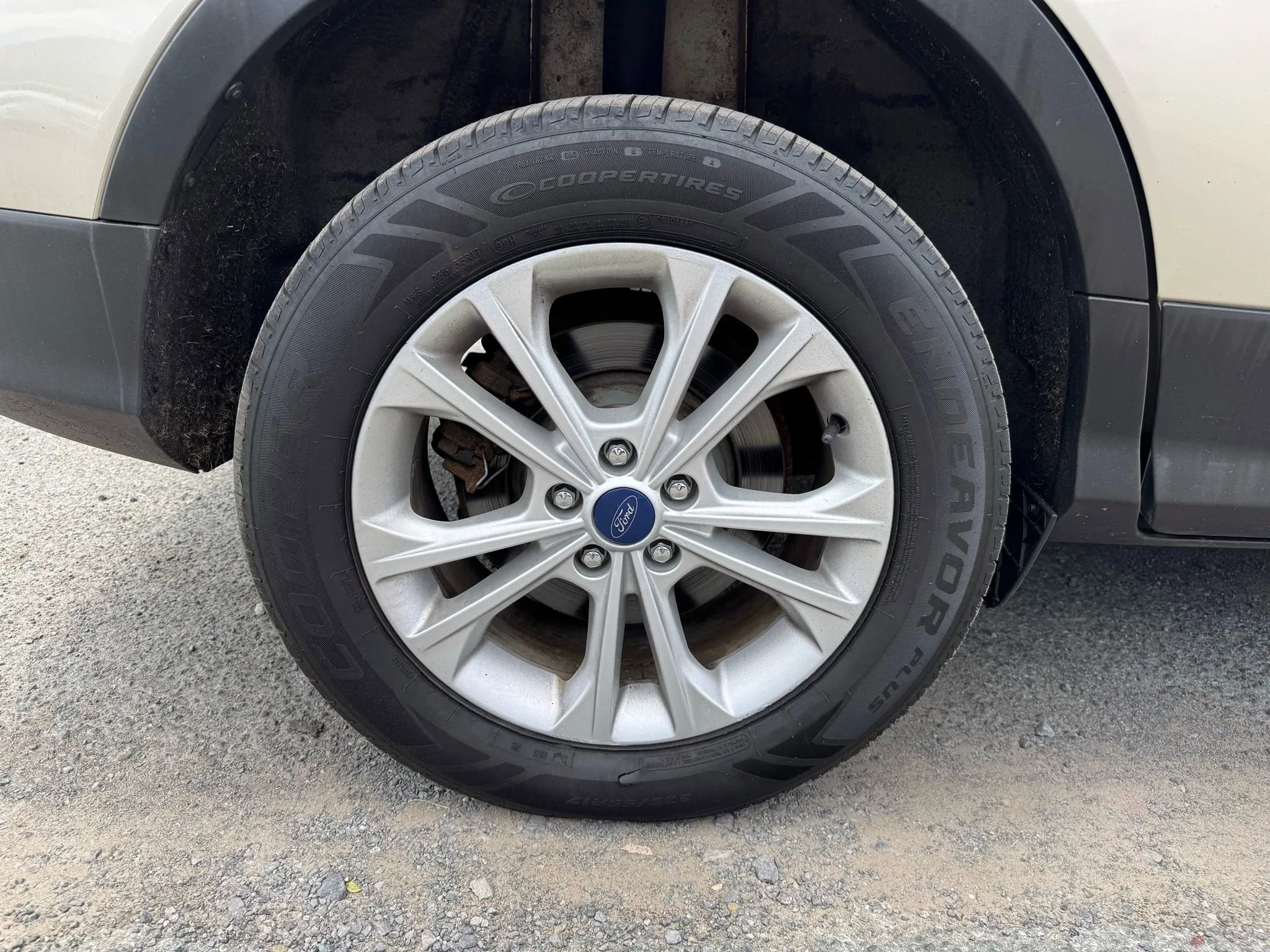 Used 2018 Ford Escape SE image 11