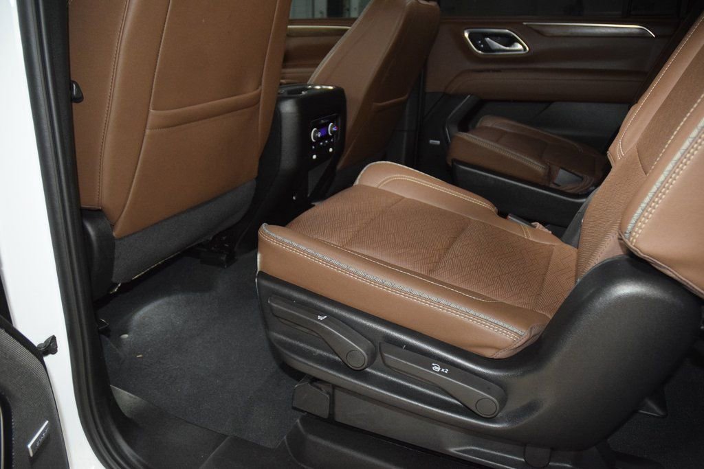 Used 2024 Chevrolet Suburban High Country AWD/4WD image 41