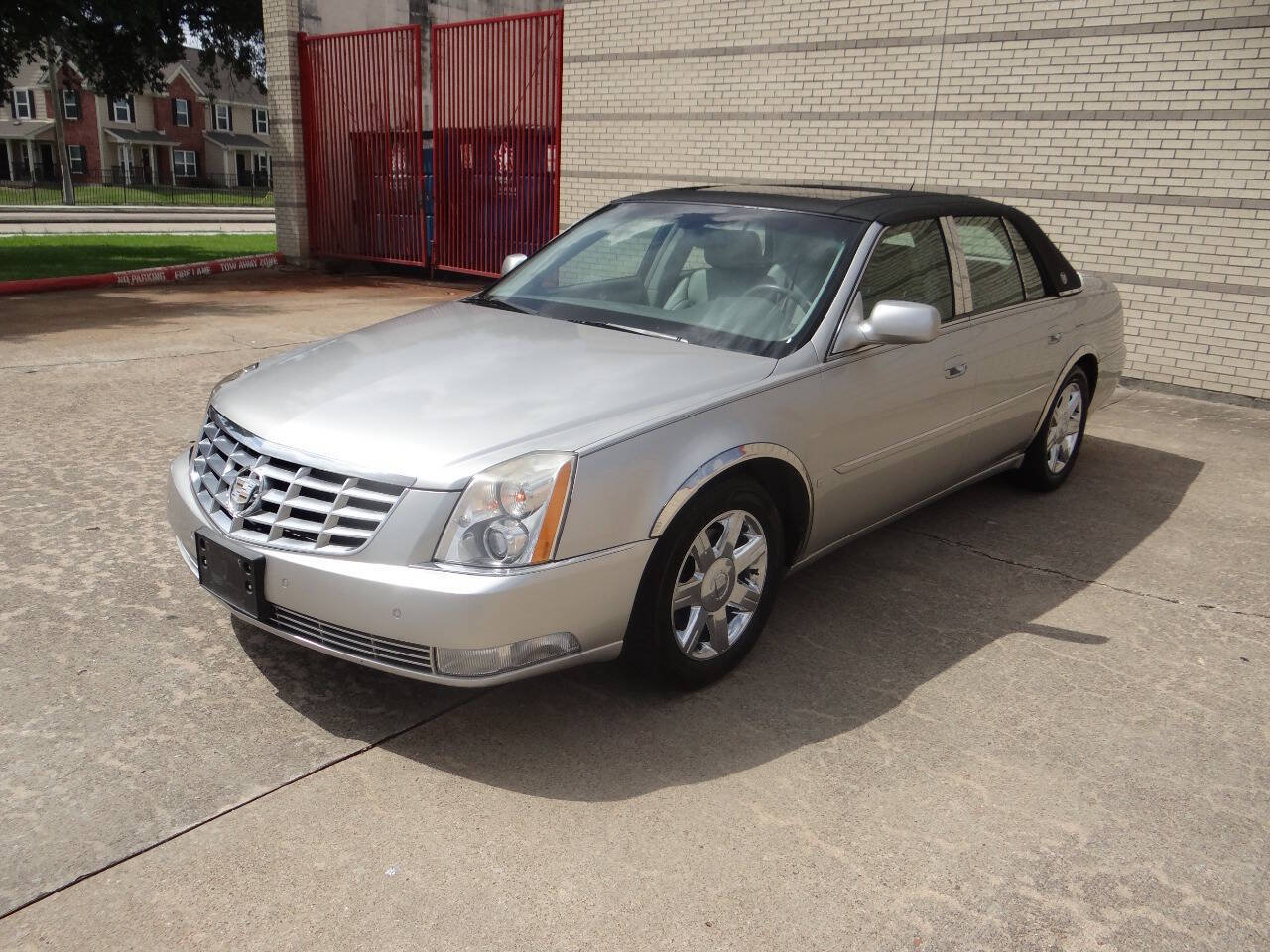 Used 2007 Cadillac DTS Luxury I w/ Sun And Sound Package FWD image 11