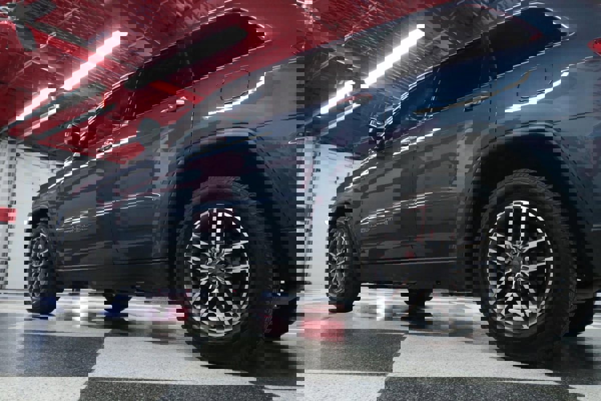 Used 2021 Jeep Grand Cherokee Limited image 36