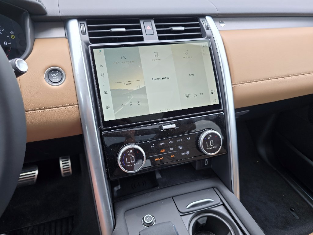 New 2026 Land Rover Discovery Limited Edition AWD/4WD image 45