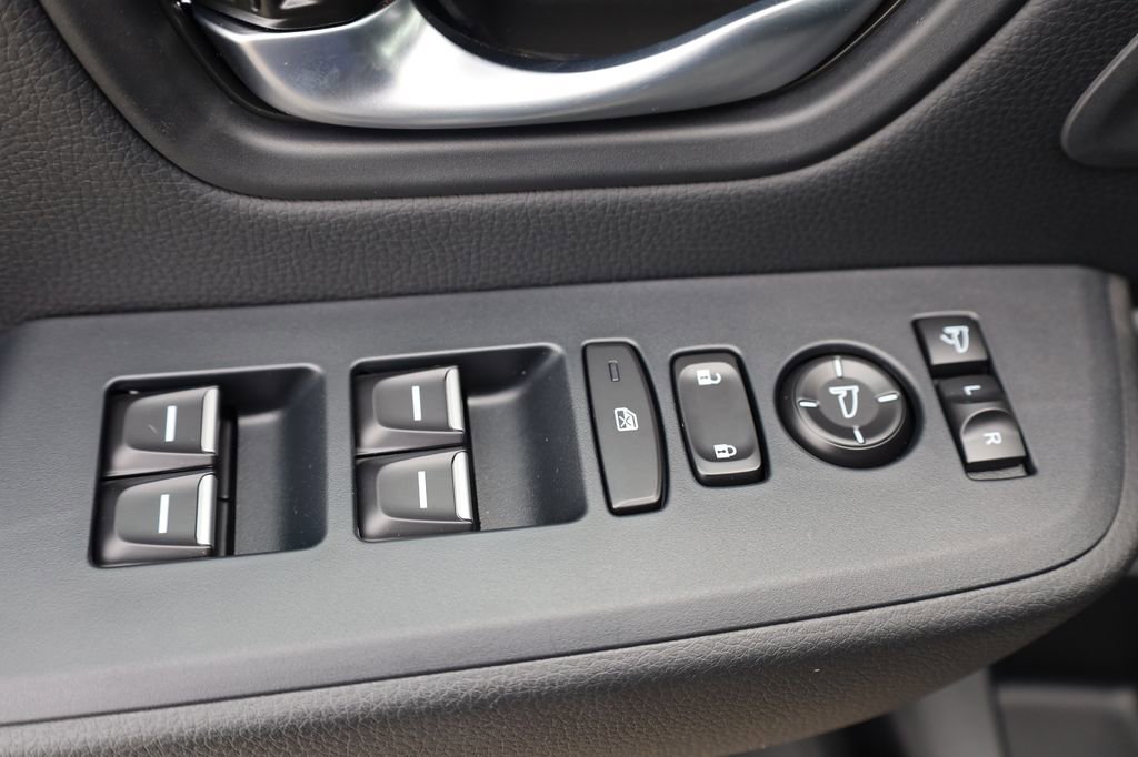 New 2025 Honda Pilot Black Edition image 11