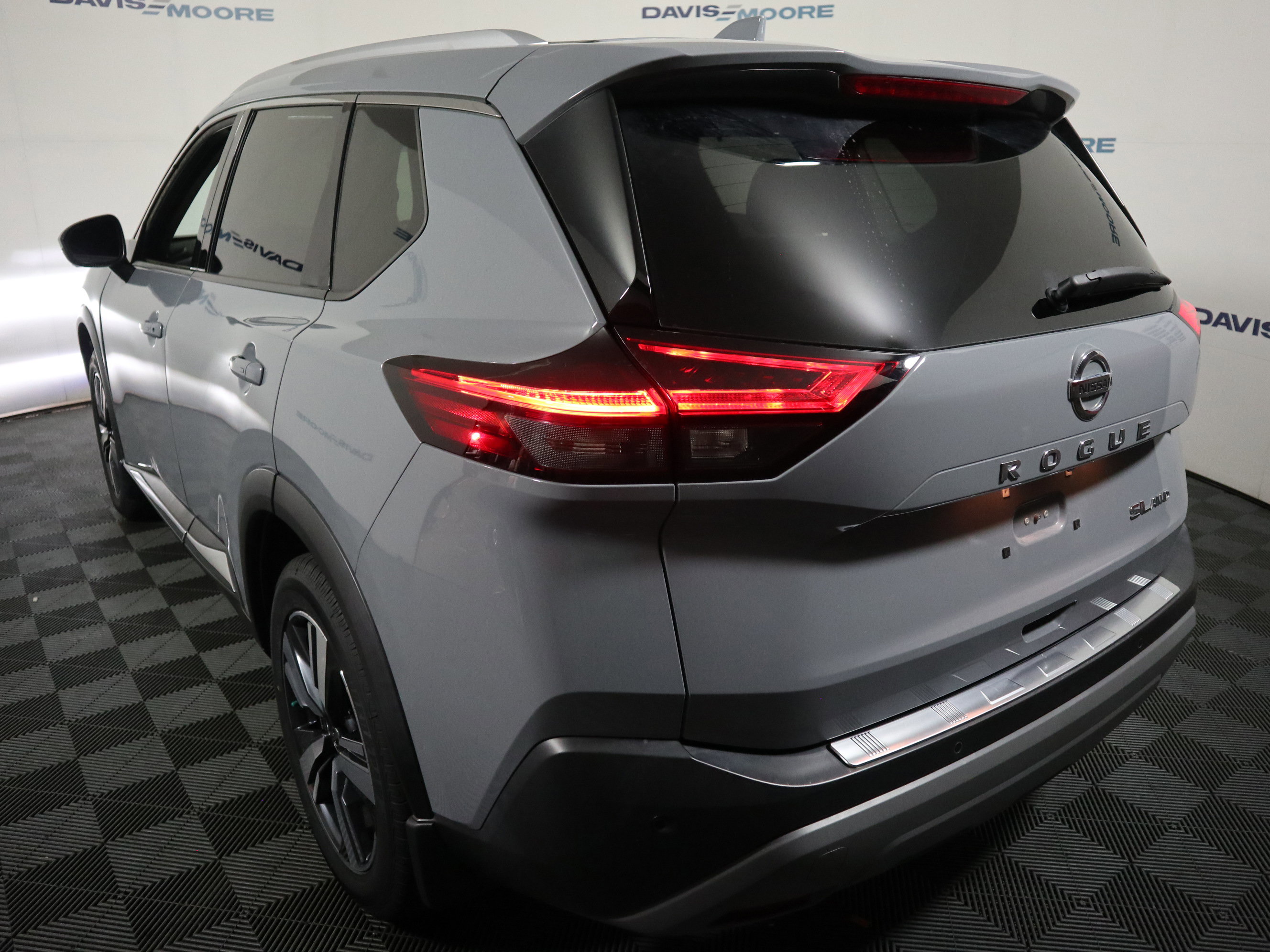 Used 2021 Nissan Rogue SL AWD/4WD image 9