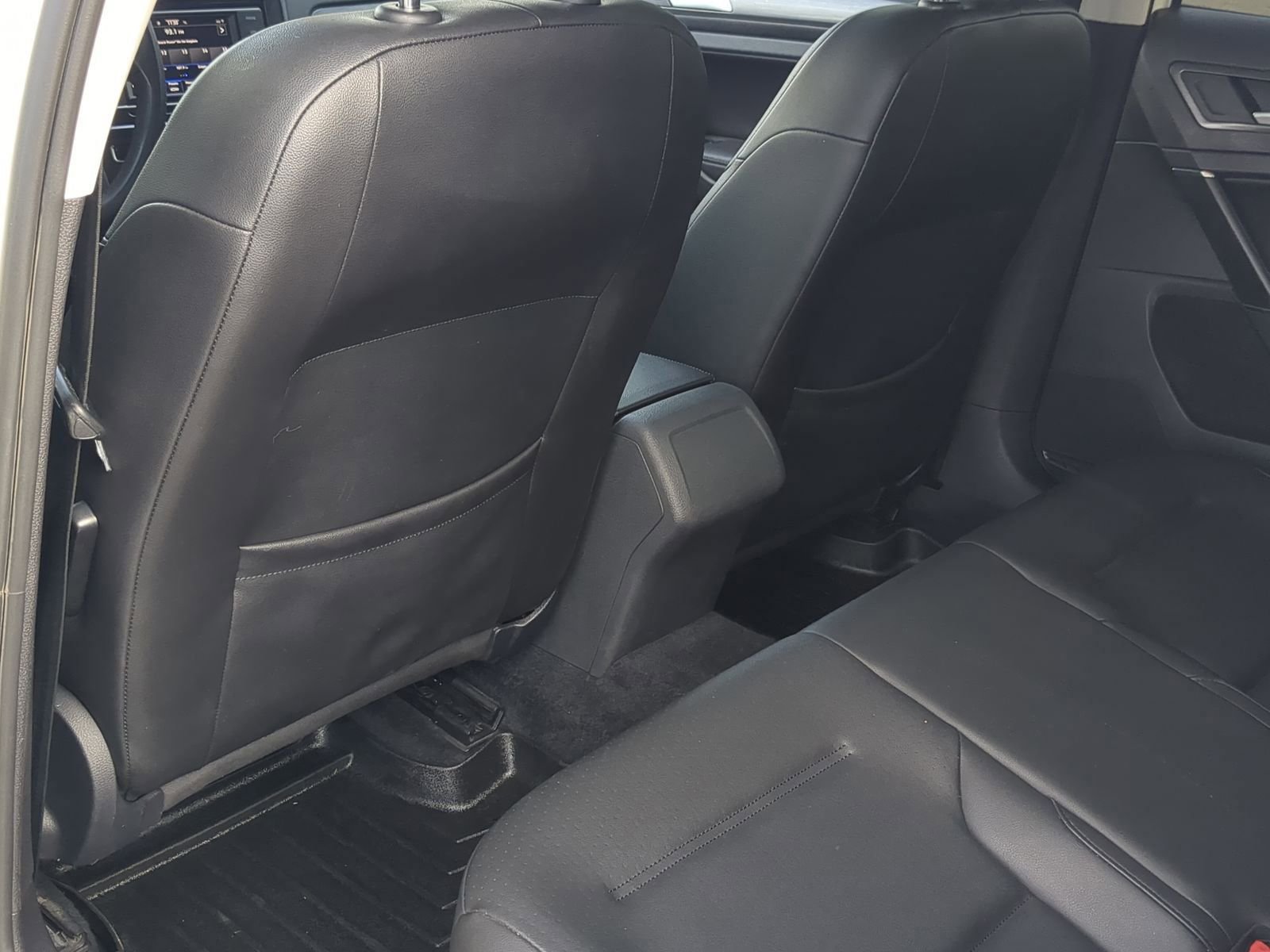 Used 2021 Volkswagen Golf 4-Door image 19