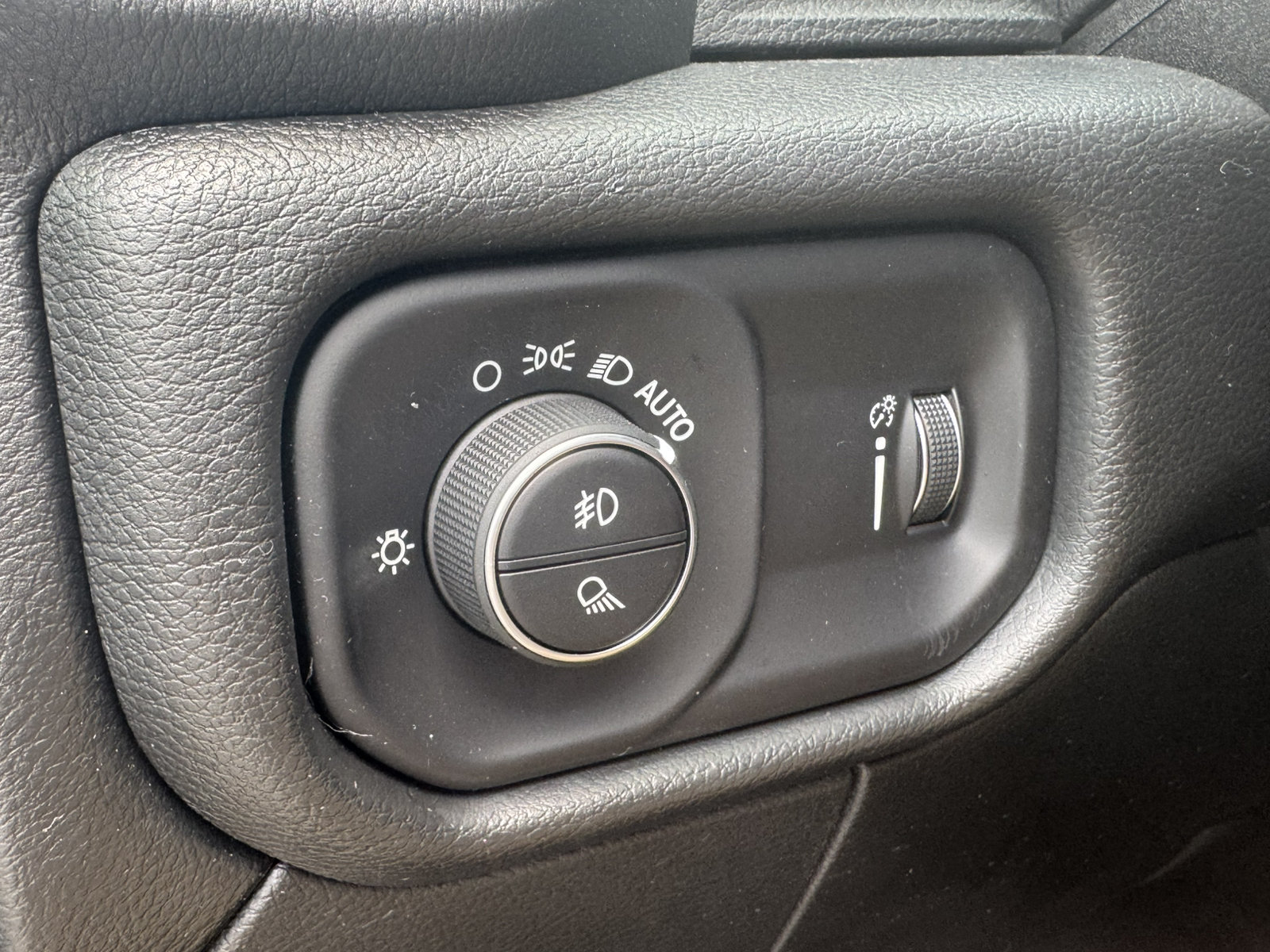 Used 2025 RAM 2500 Tradesman AWD/4WD image 33