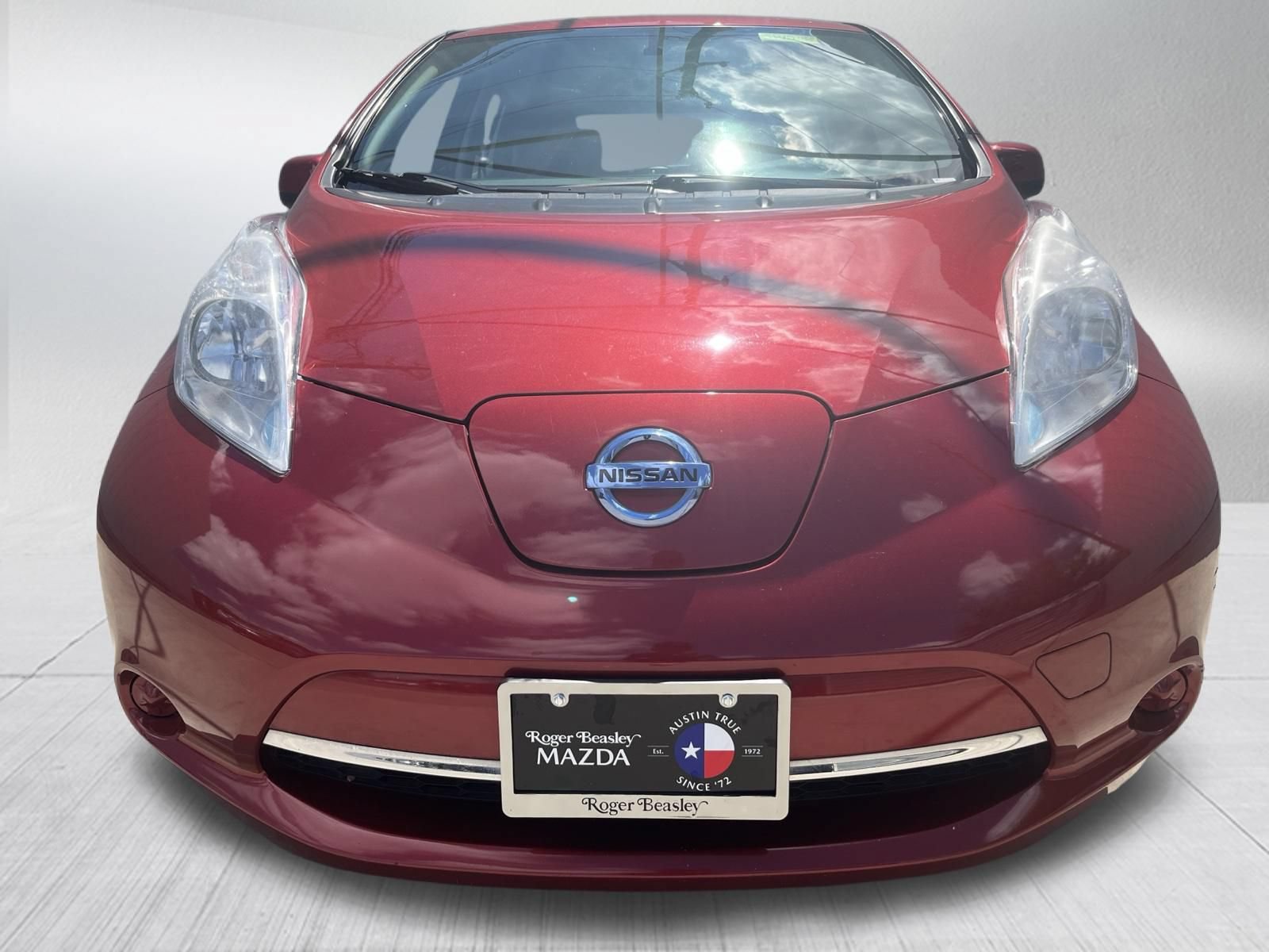 Used 2015 Nissan Leaf S w/ Charge Package FWD image 2