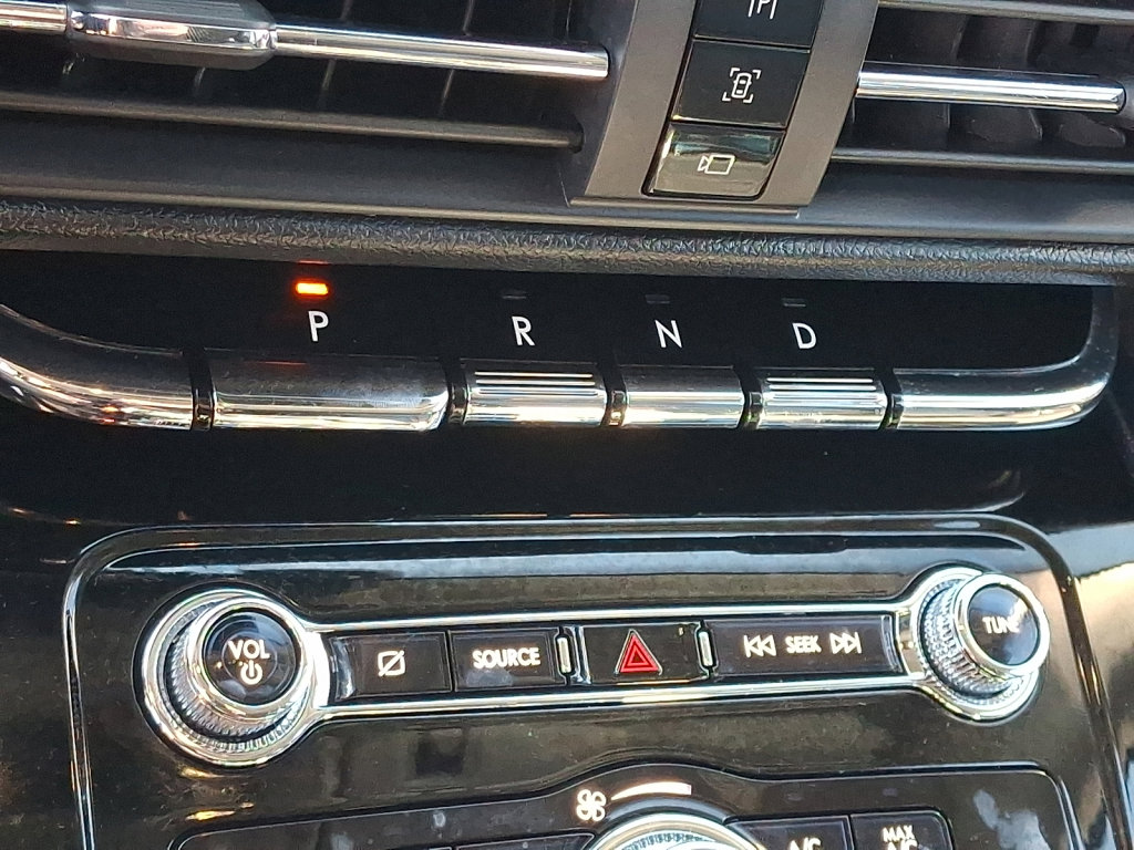 Used 2022 Lincoln Corsair Reserve w/ Equipment Group 201A image 27