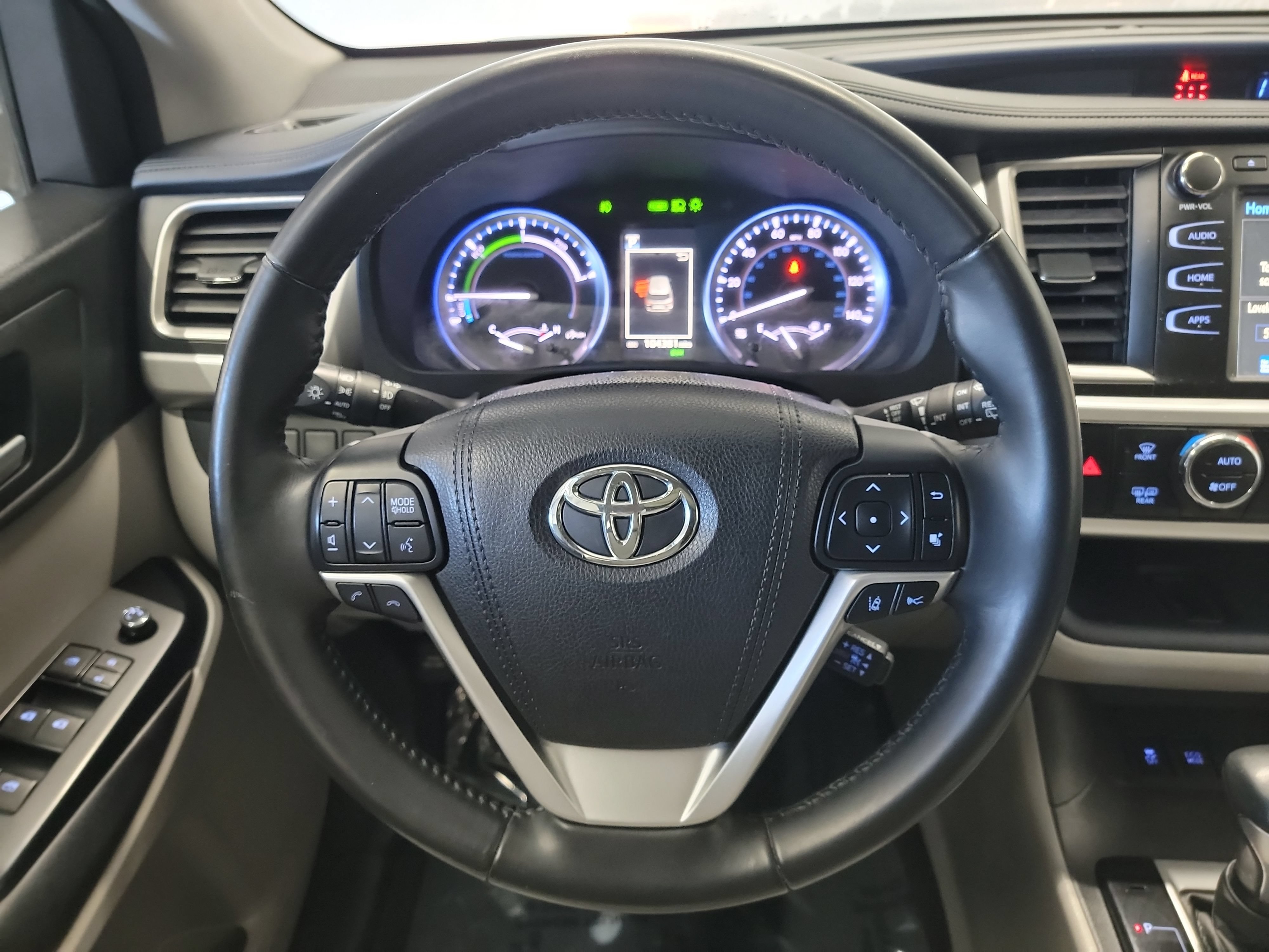 Used 2017 Toyota Highlander XLE w/ Carpet Mat Package AWD/4WD image 17