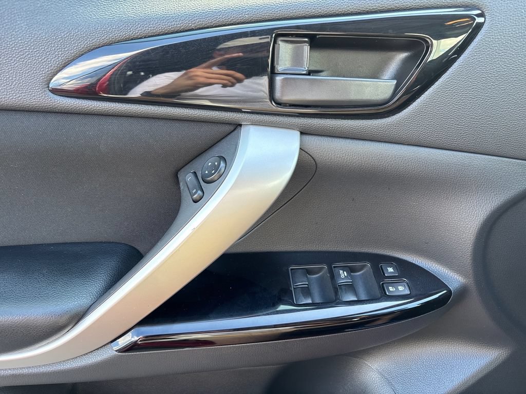 Used 2024 Mitsubishi Eclipse Cross LE AWD/4WD image 12