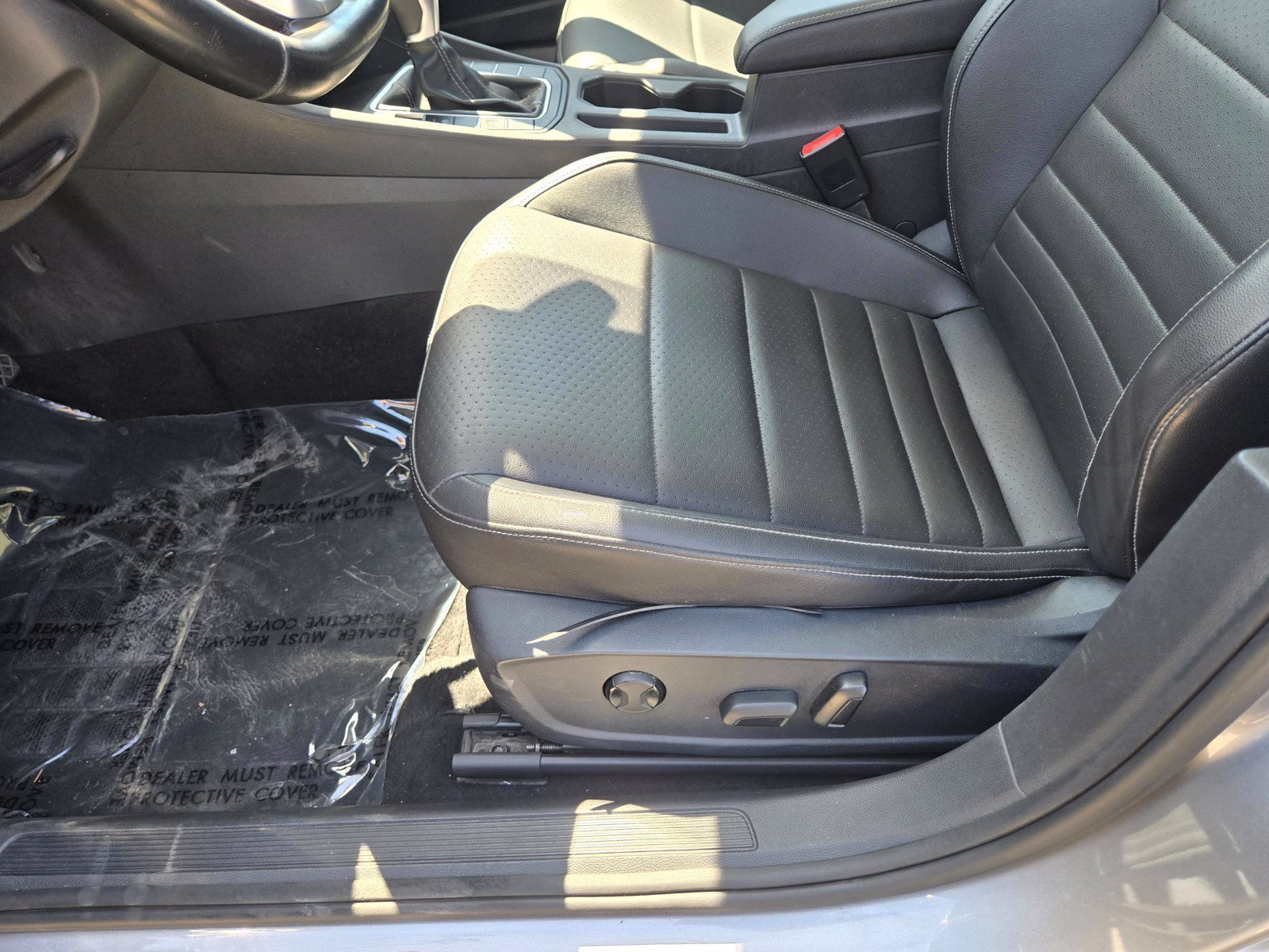 Used 2024 Volkswagen Jetta SE FWD image 10