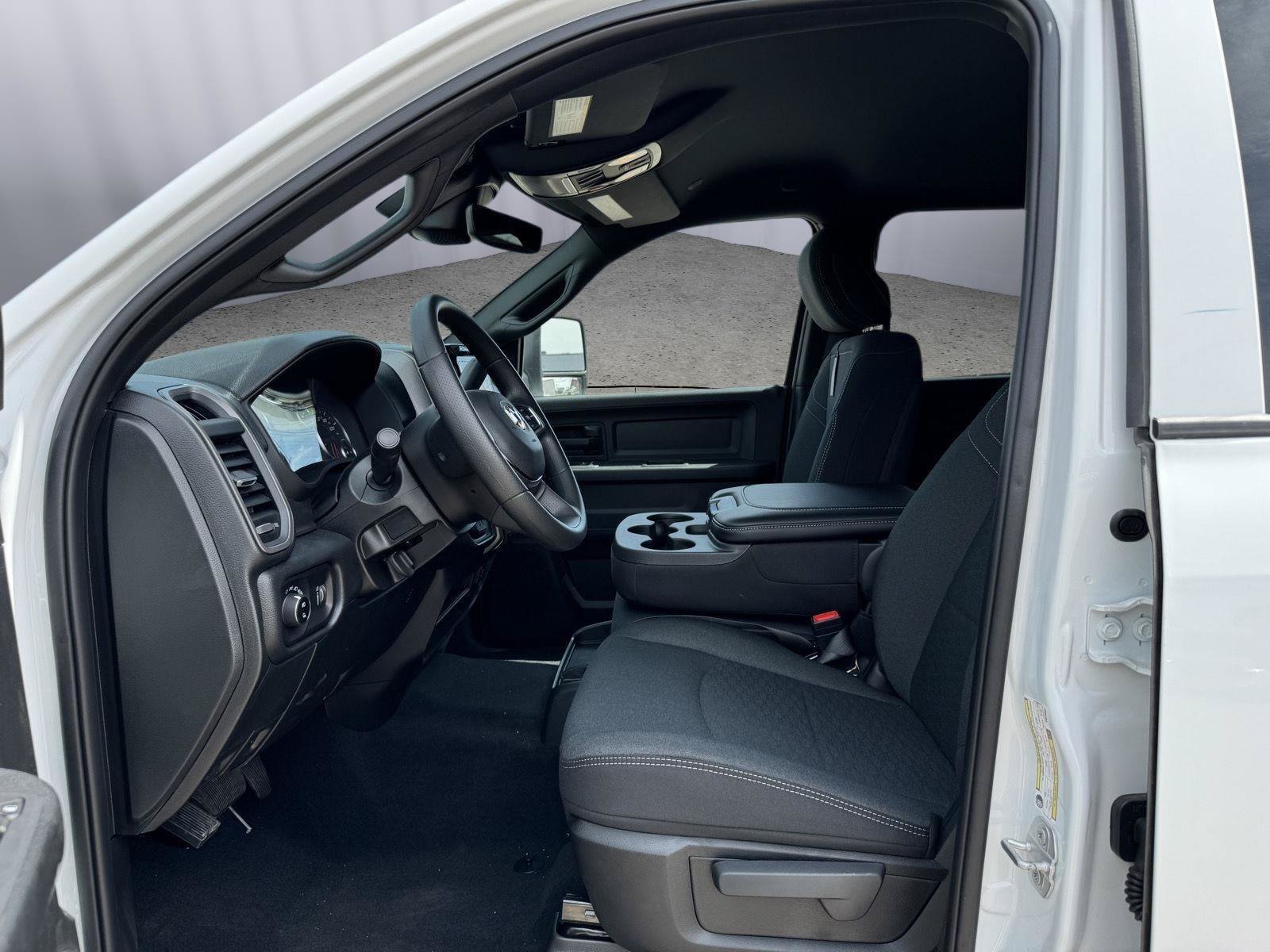 New 2026 RAM 3500 Tradesman AWD/4WD image 17