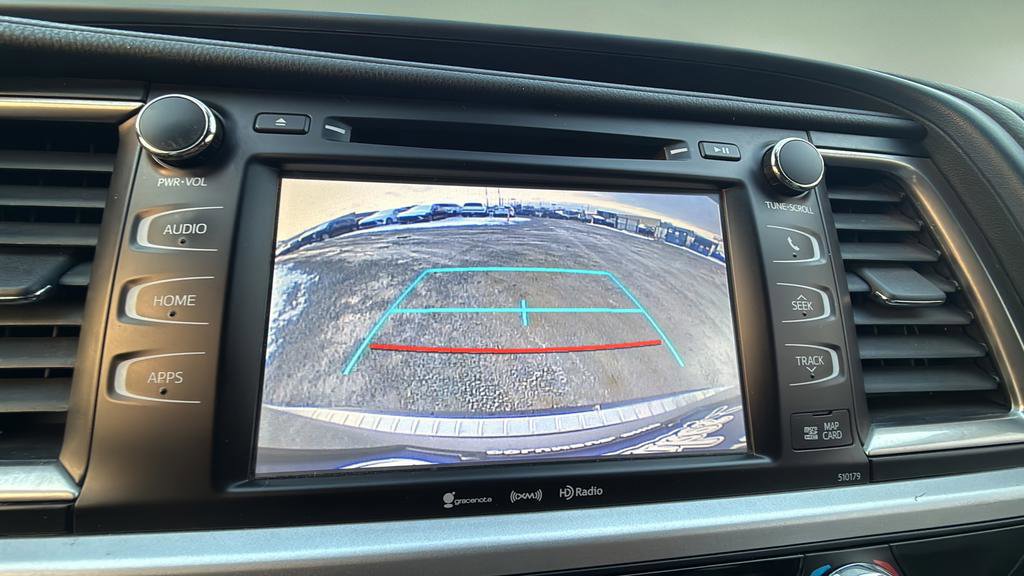 Used 2019 Toyota Highlander XLE image 21