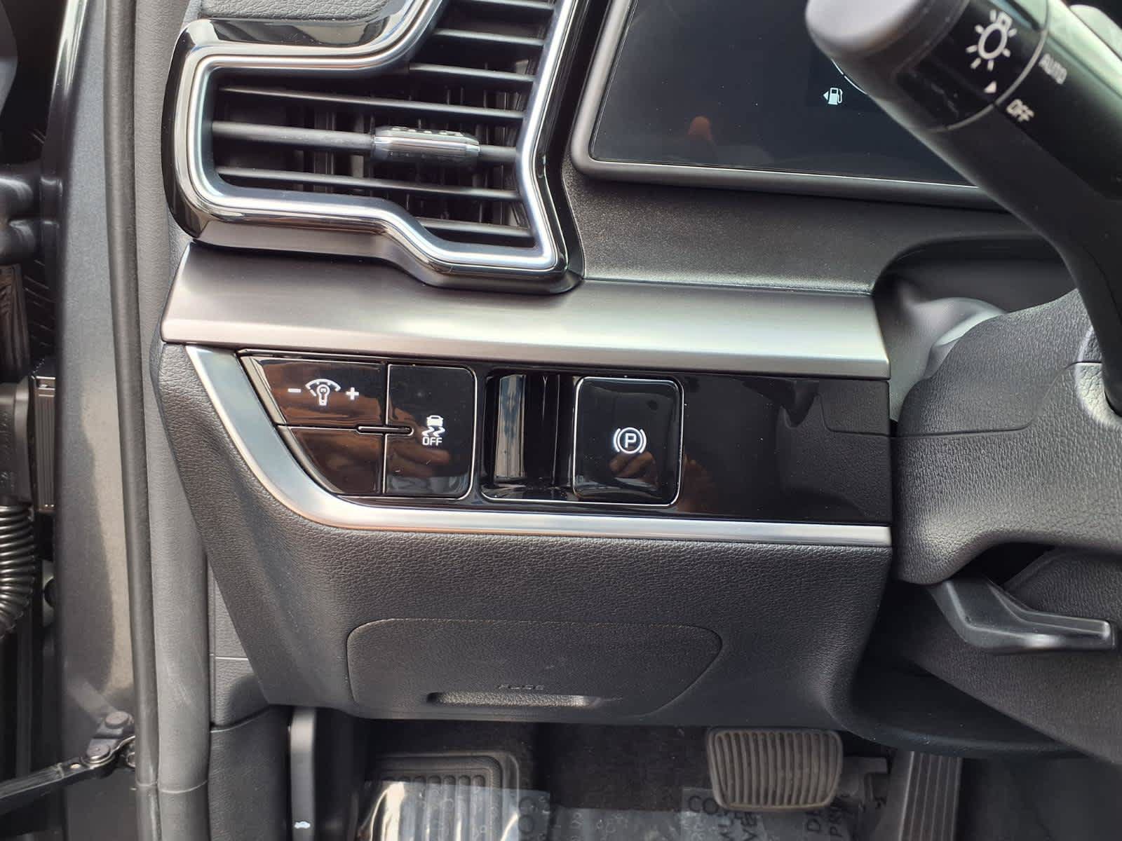 Used 2023 Kia Sportage EX FWD image 16