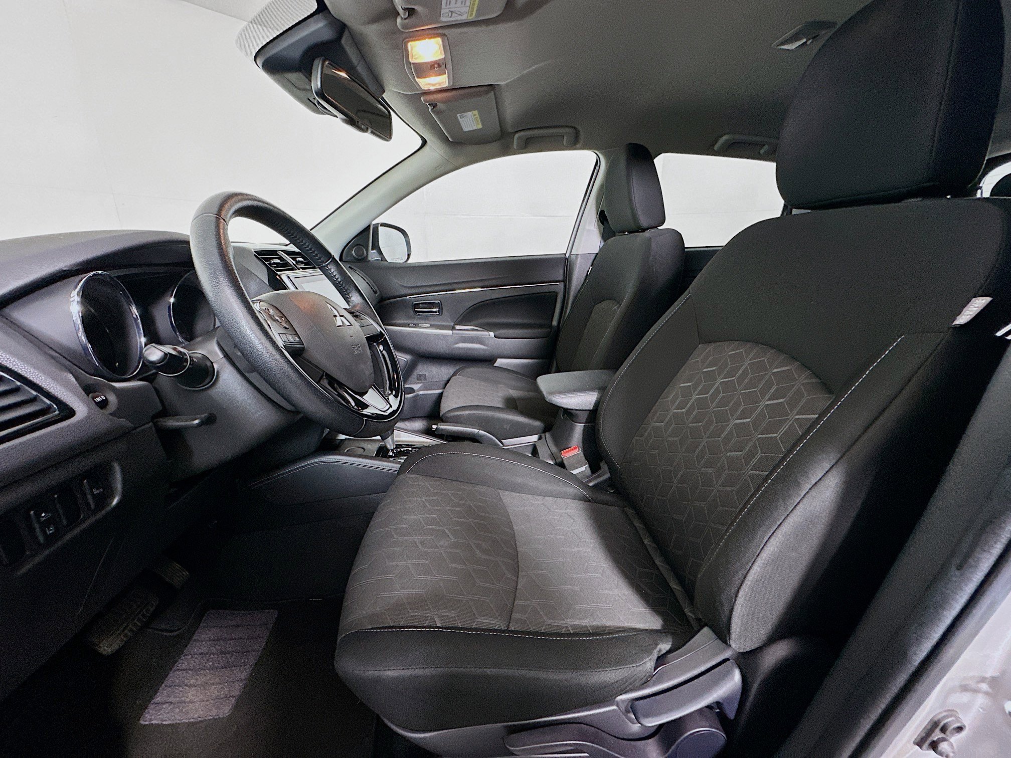 Used 2021 Mitsubishi Outlander Sport SE FWD image 13