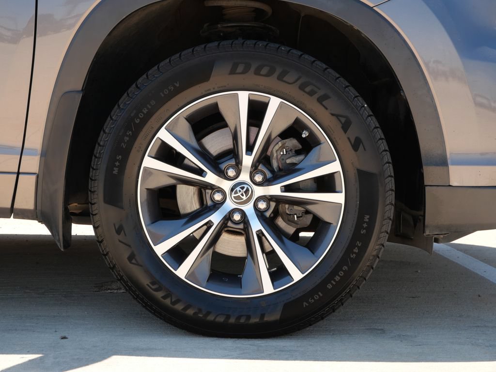 Used 2016 Toyota Highlander XLE AWD/4WD image 8