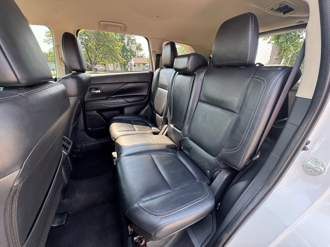 Used 2019 Mitsubishi Outlander SEL AWD/4WD image 21