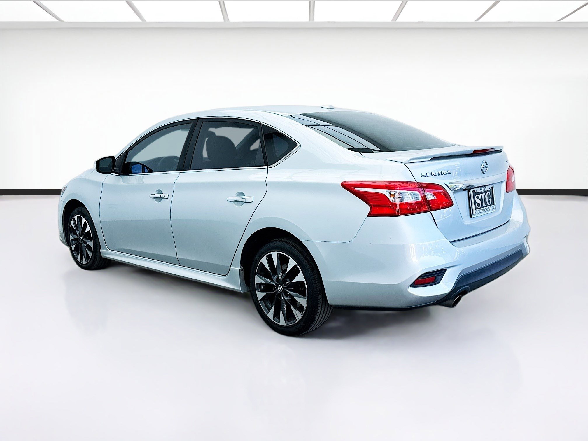 Used 2018 Nissan Sentra SR image 6