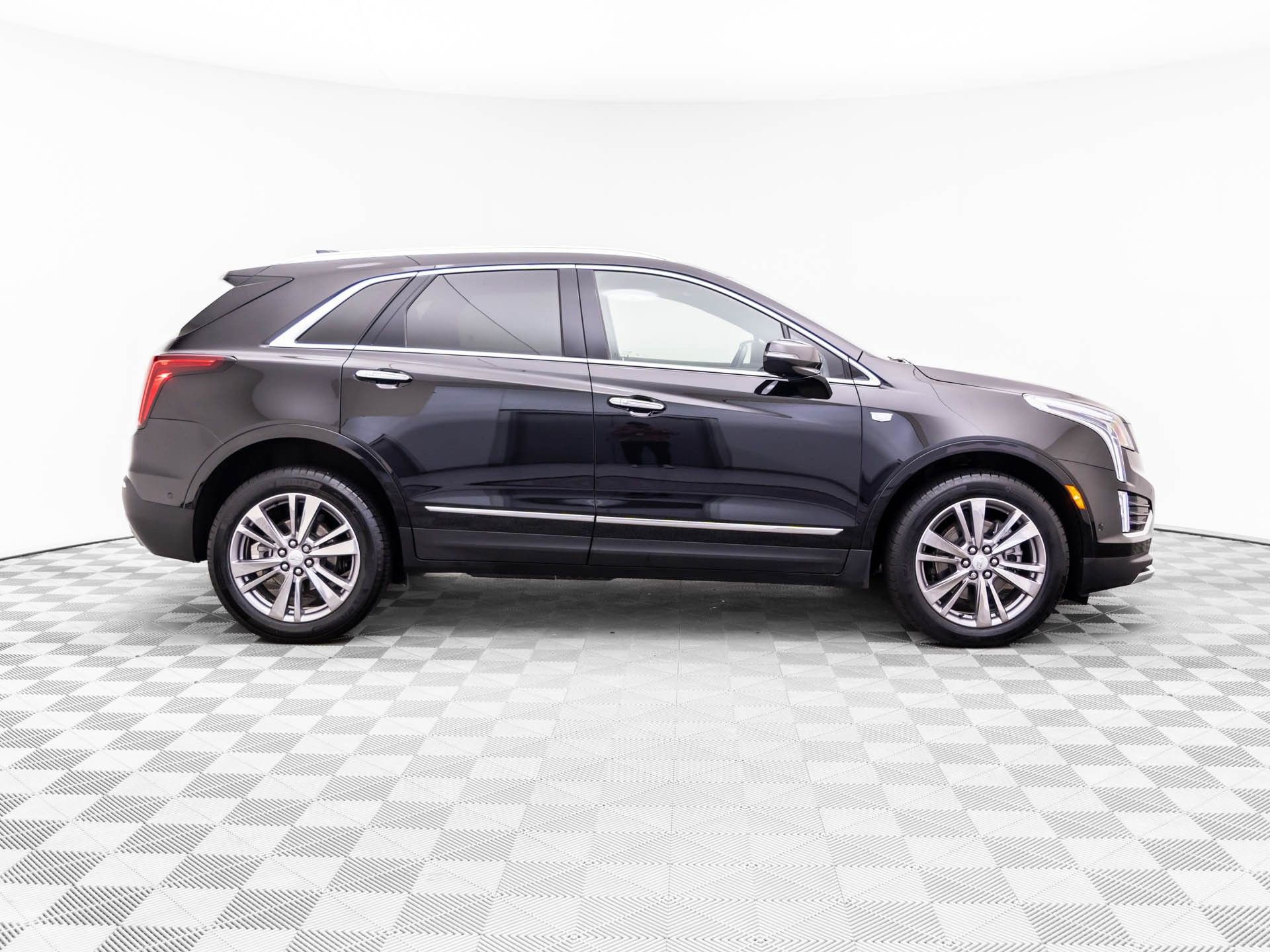 Certified 2025 Cadillac XT5 Premium Luxury w/ Technology Package AWD/4WD image 7