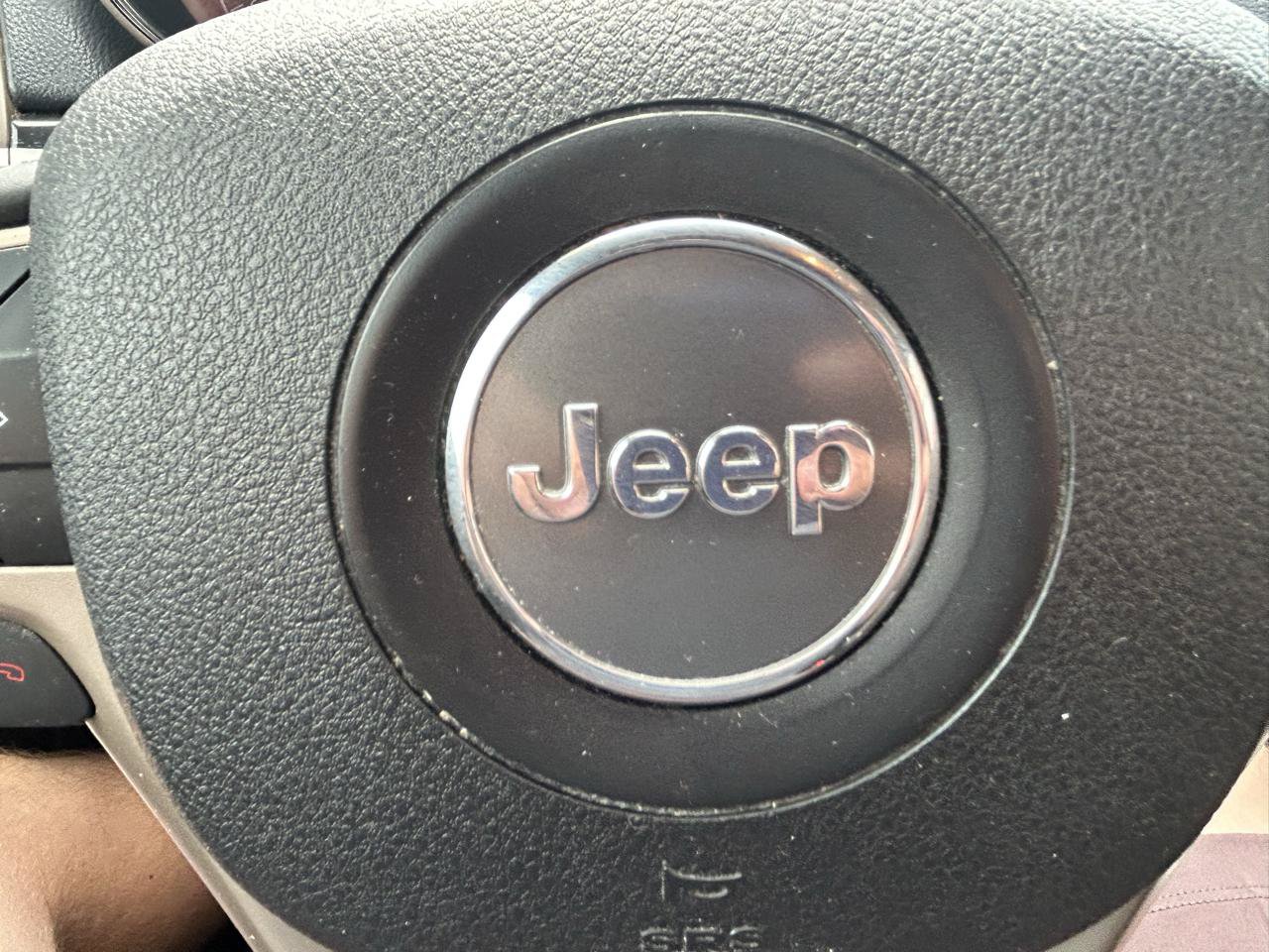 Used 2016 Jeep Grand Cherokee Laredo w/ Quick Order Package 23E AWD/4WD image 20