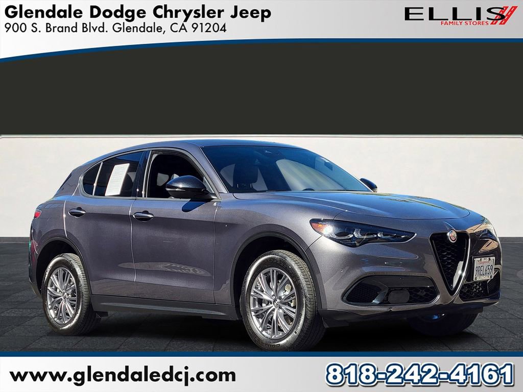 Used 2024 Alfa Romeo Stelvio Sprint image 1