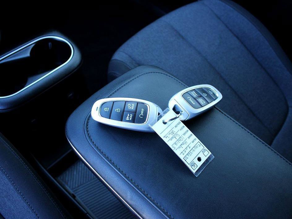 Used 2022 Hyundai Ioniq 5 SE w/ Cargo Package image 13