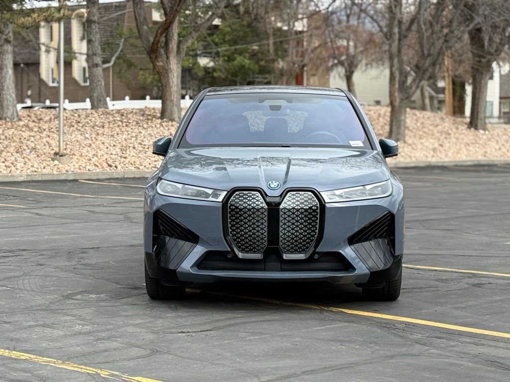 Used 2025 BMW iX xDrive50 w/ Premium Package image 2