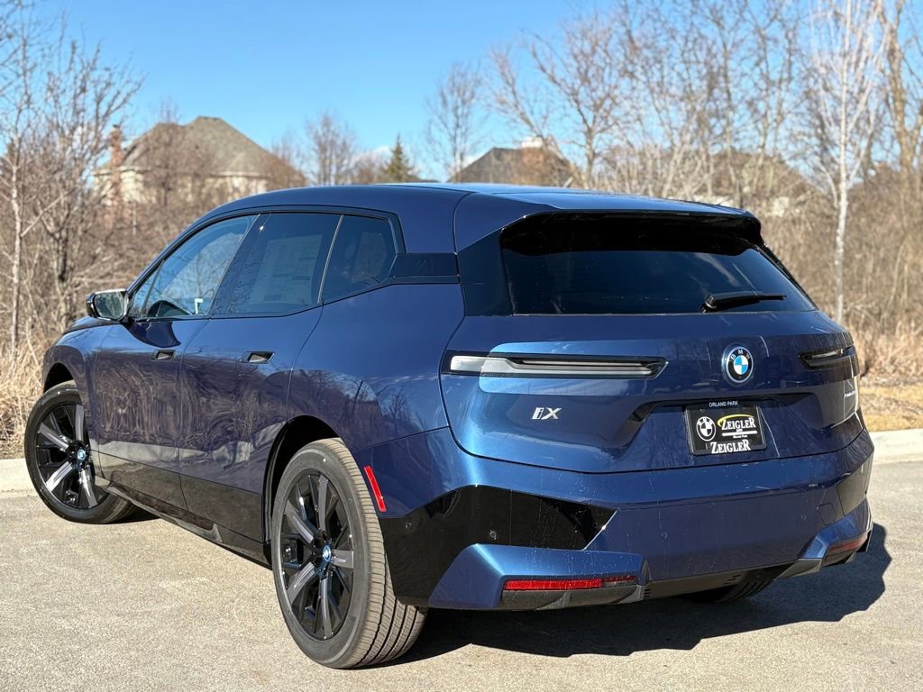 Used 2025 BMW iX xDrive50 w/ Sport Package image 4