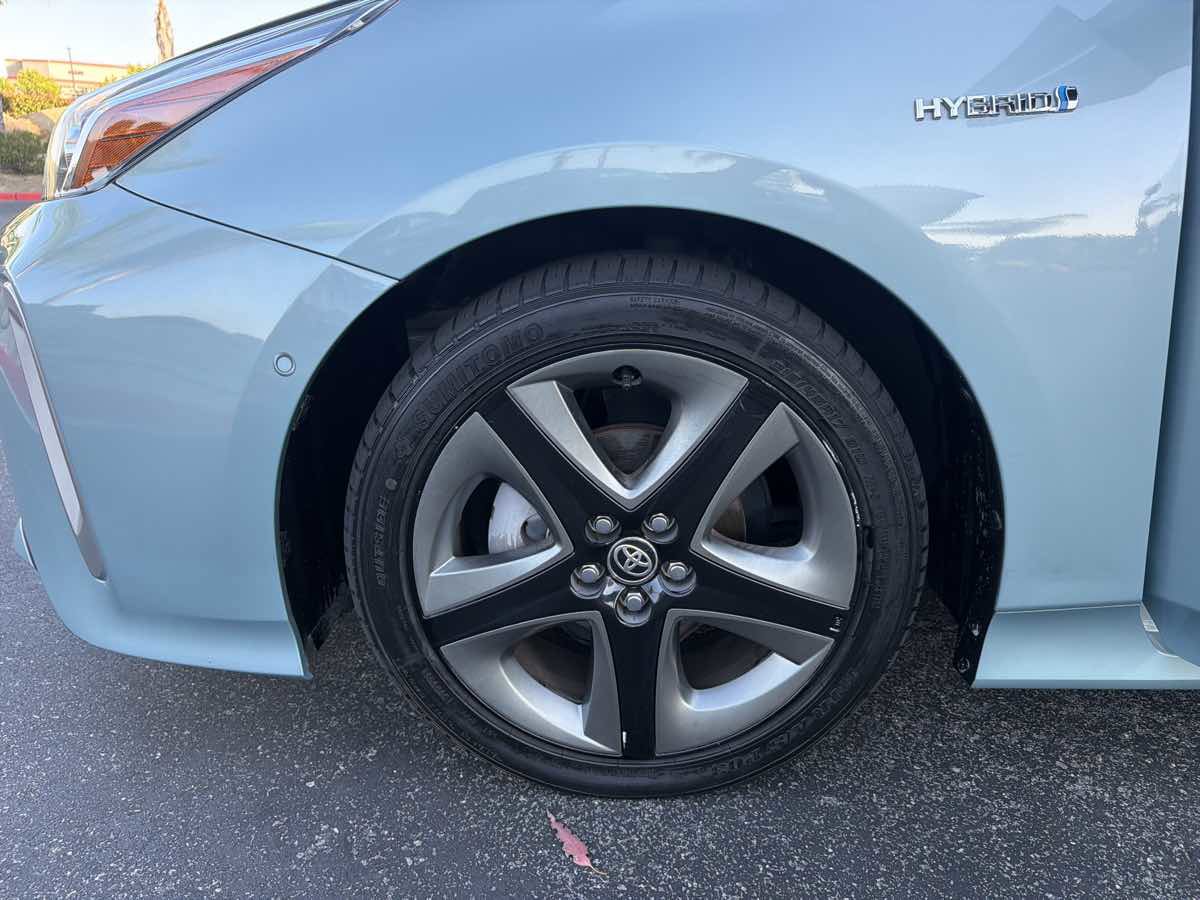 Used 2022 Toyota Prius XLE FWD image 35