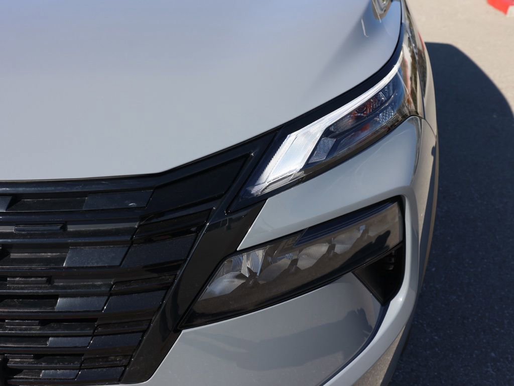 New 2026 Nissan Rogue Dark Armor image 10