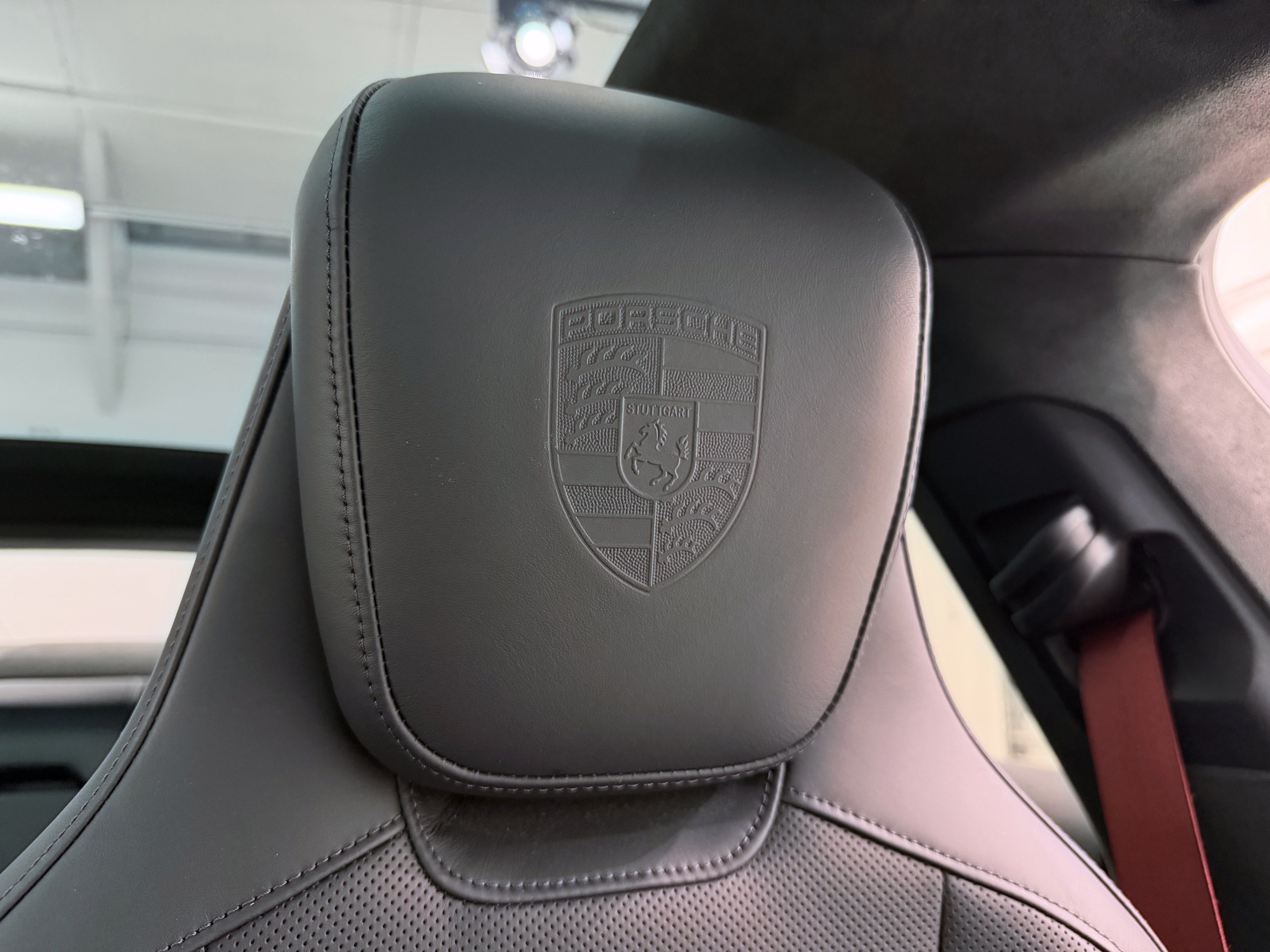 Certified 2022 Porsche Taycan Turbo AWD/4WD image 38