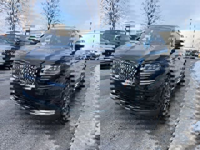 Used 2023 Lincoln Nautilus Reserve image 3