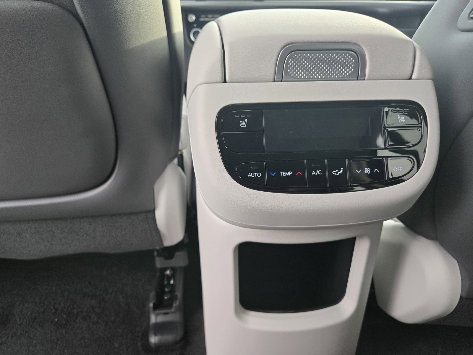 New 2026 Hyundai Ioniq 9 SEL image 17