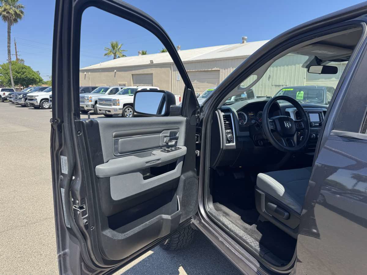 Used 2017 RAM 1500 Classic SLT AWD/4WD image 22