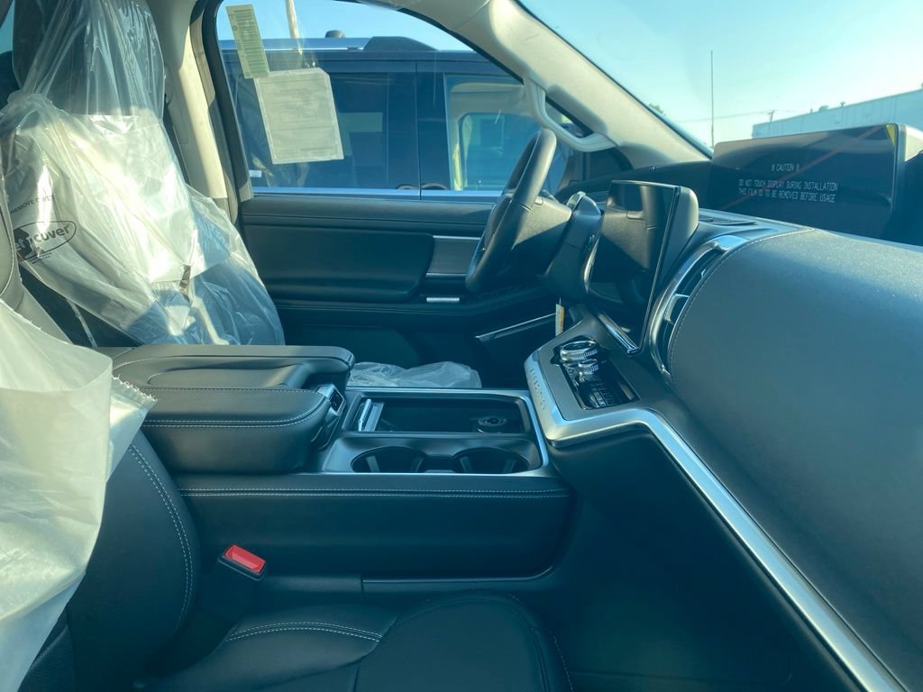 New 2027 Ford Expedition Platinum w/ Driver's Package AWD/4WD image 6
