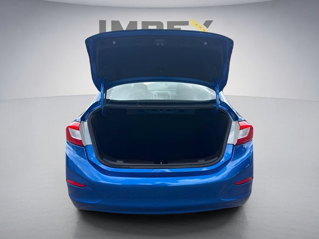Used 2017 Chevrolet Cruze LT w/ Convenience Package FWD image 30