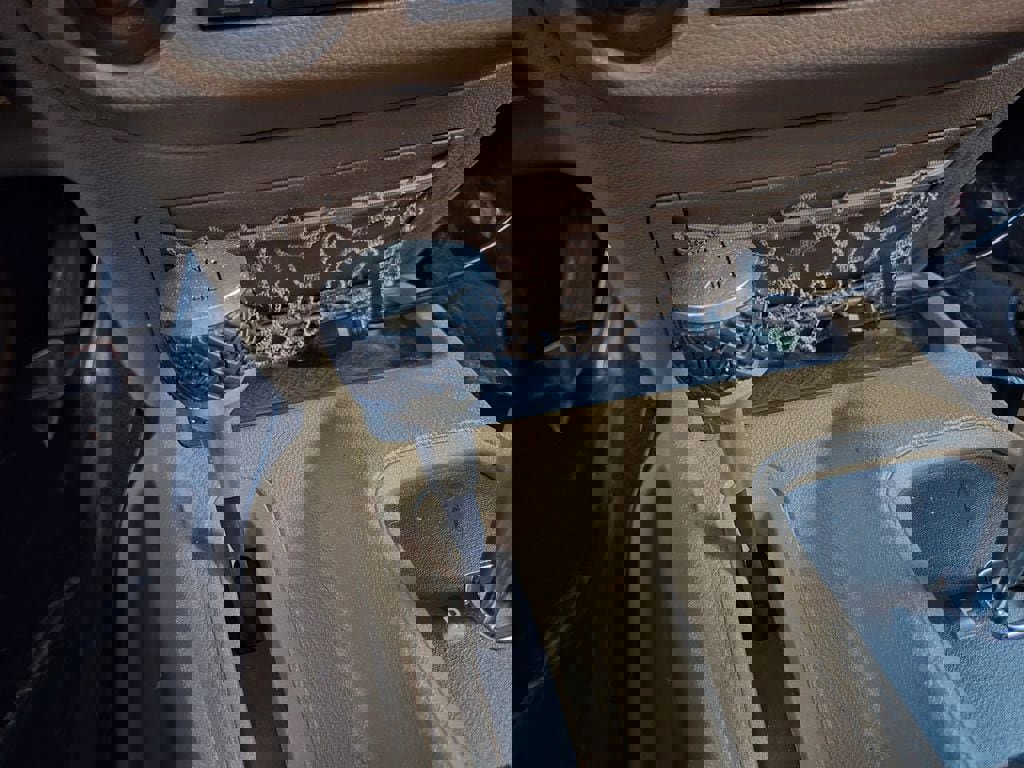 Used 2017 Jeep Wrangler Unlimited Sahara w/ Connectivity Group image 7