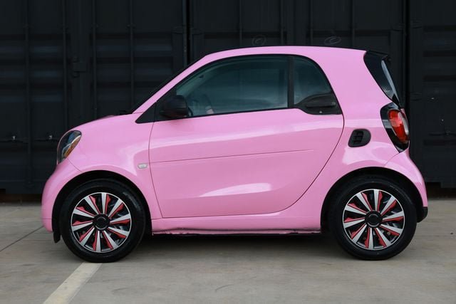 Used 2016 smart fortwo passion RWD image 4