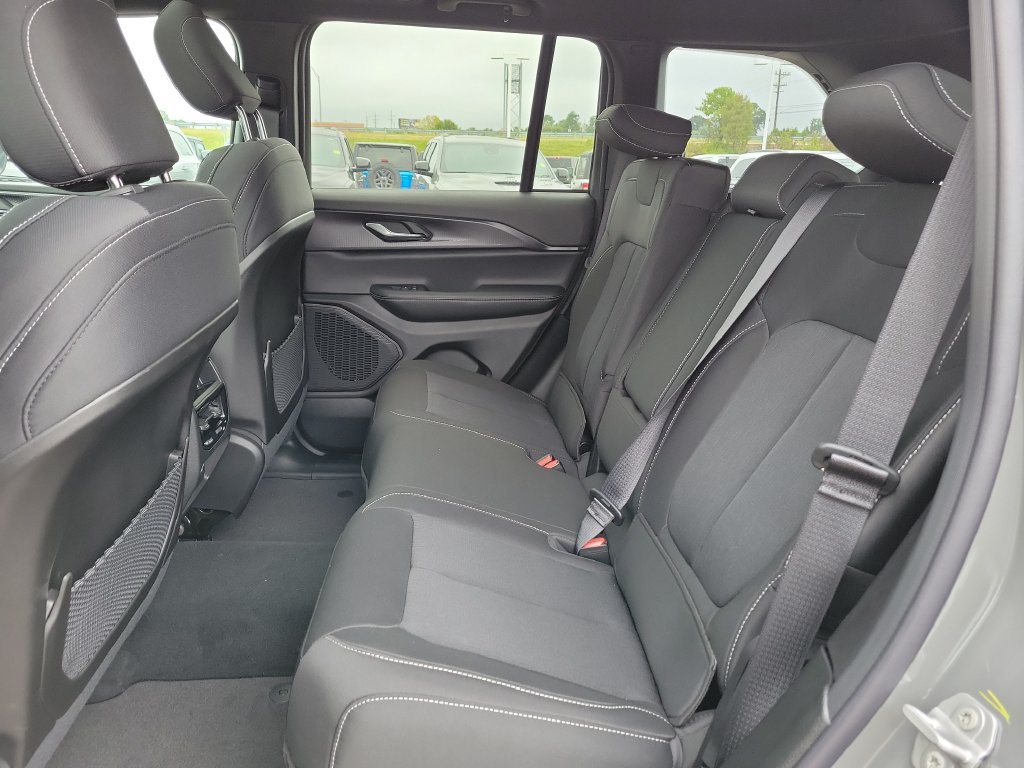 New 2027 Jeep Grand Cherokee Laredo X AWD/4WD image 10