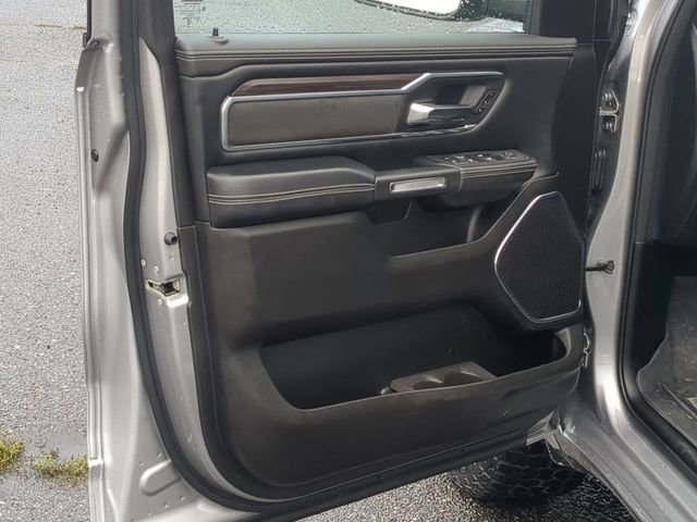 Used 2025 RAM 1500 Laramie AWD/4WD image 9