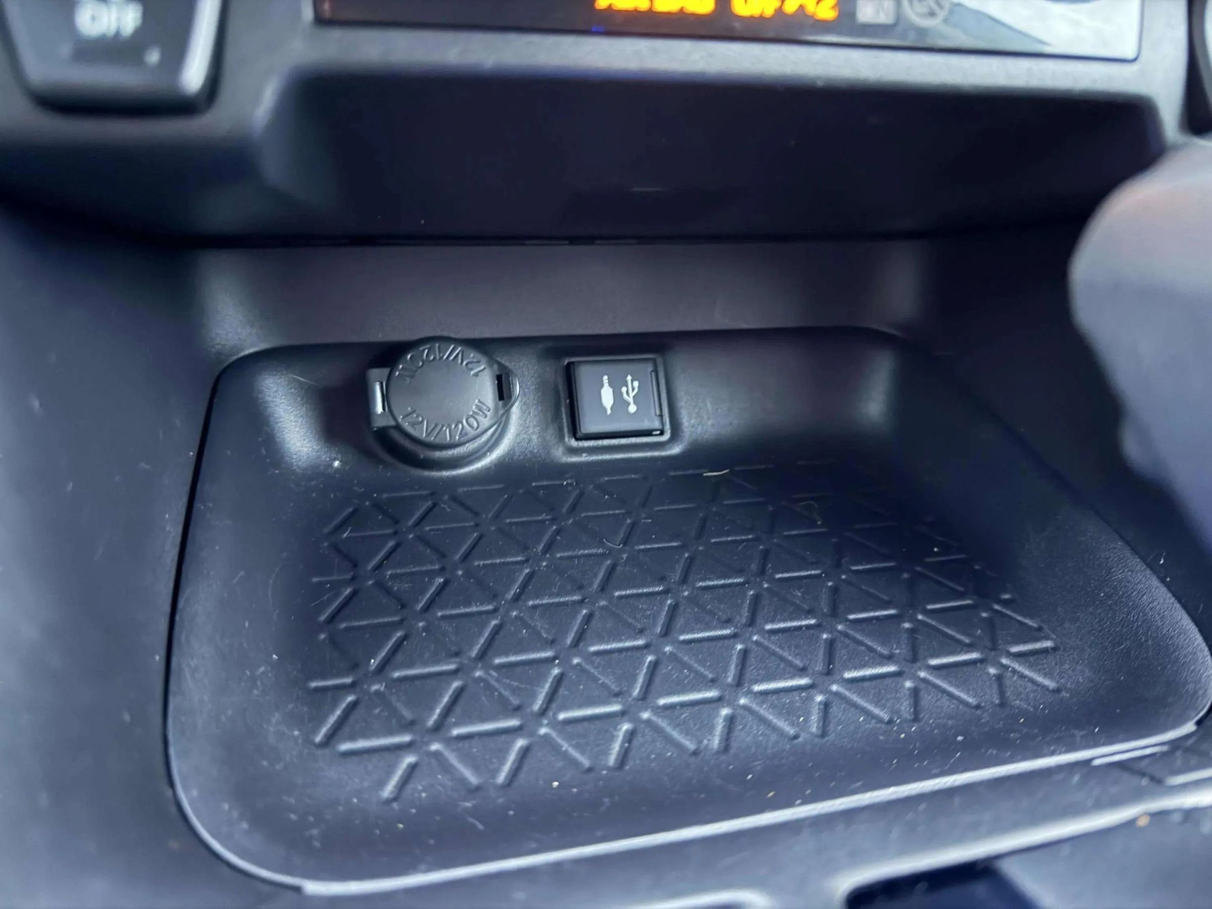 Used 2019 Toyota RAV4 LE image 30