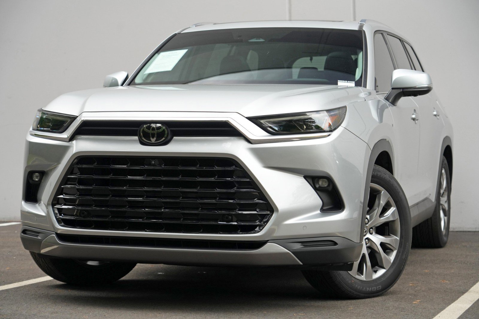 Used 2024 Toyota Grand Highlander FWD image 3